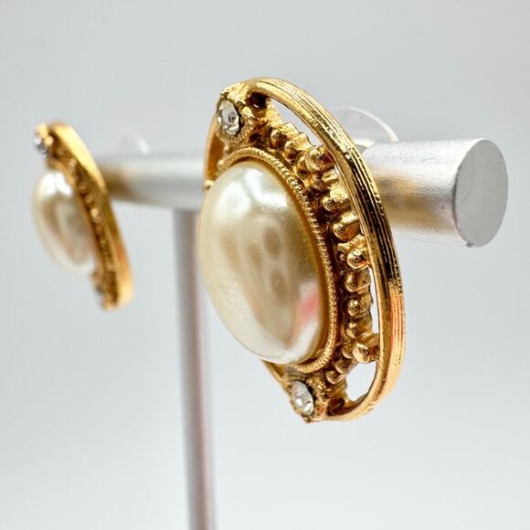 Vintage 1928 Faux Pearl Cabochon Earrings Romantic Ornate Bridgerton Revival - Picture 3 of 9